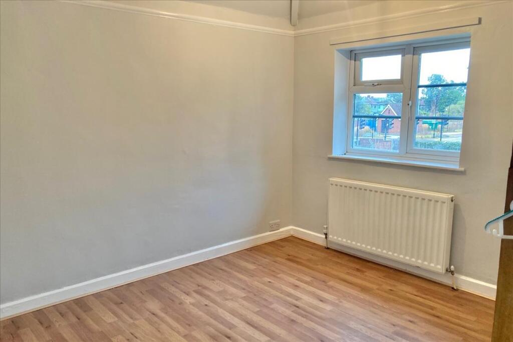 House in Twickenham - More