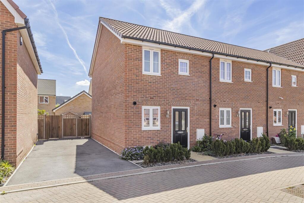 2-bed terraced on Concorde Crescent, Ely, £279,995
