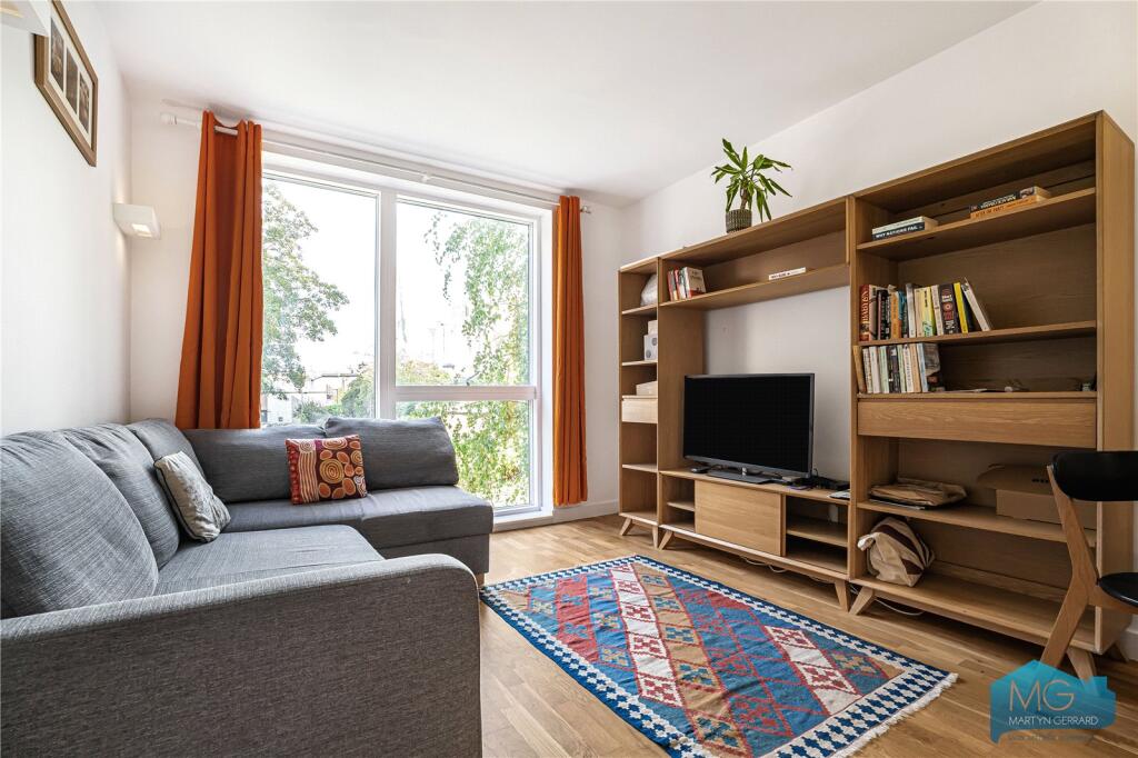 Apartment in London - More