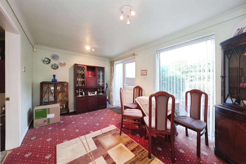 House in Chesterfield, Derbyshire - View 4