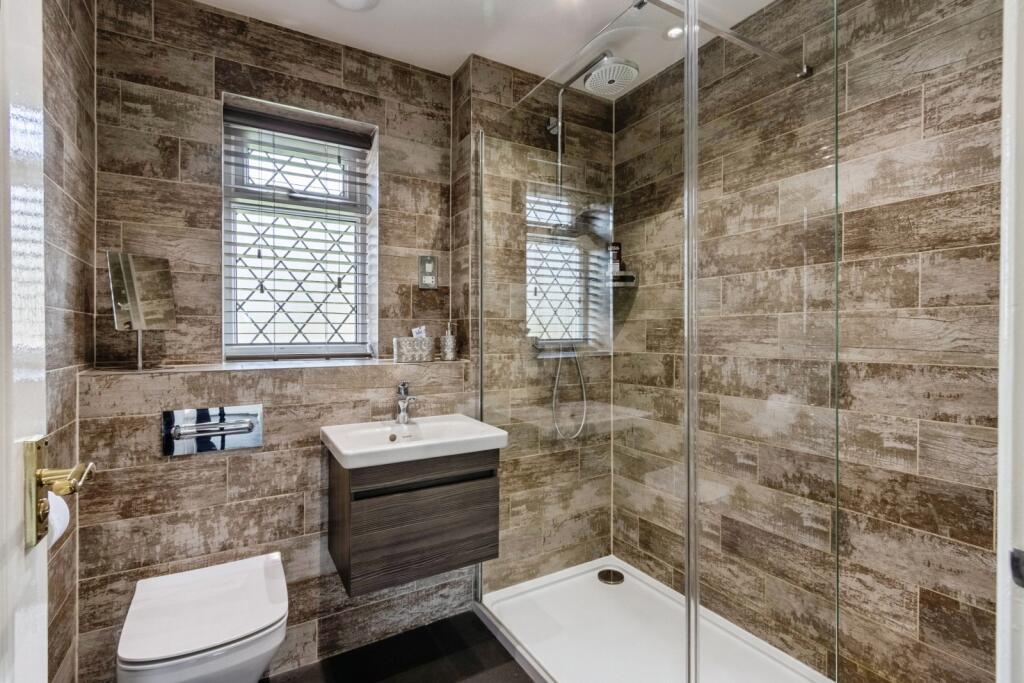 Bryony Court, Leeds, West Yorkshire, LS10 photo 4