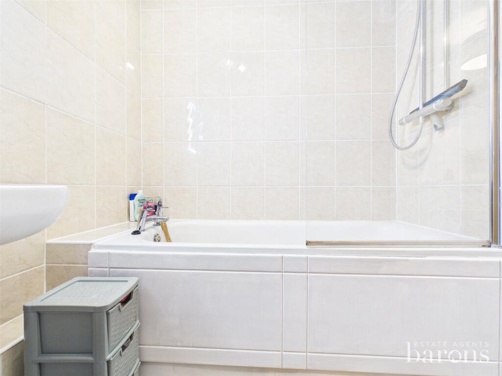 House in Basingstoke and Deane, Basingstoke - View 5