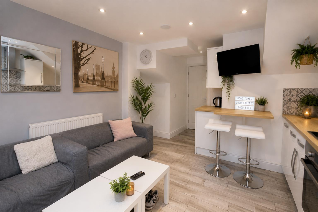 House in Cardiff, Gabalfa - View 2