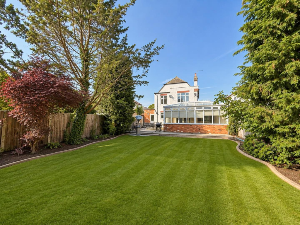 House in Twickenham - View 4