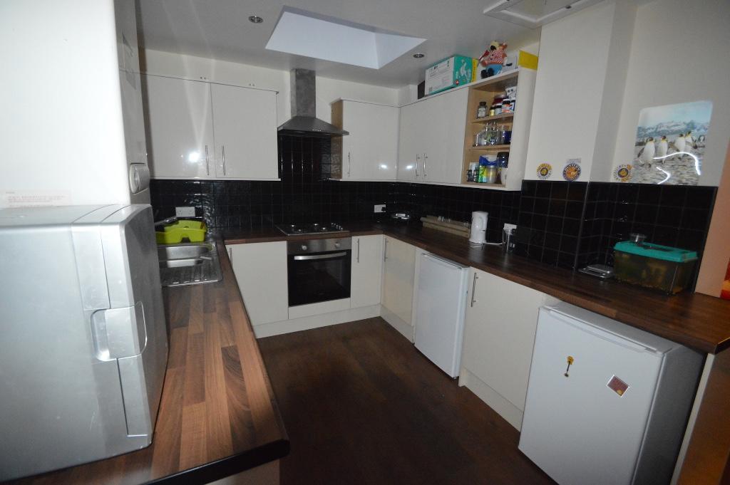 House in Leeds, Hyde Park - View 4