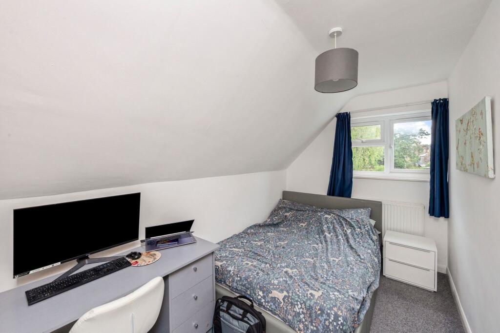 House in Wealden, Hailsham - More