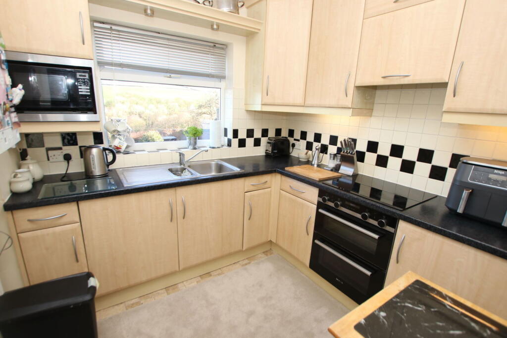 Sheffield Road, Oxspring, Sheffield, S36 8YW photo 4