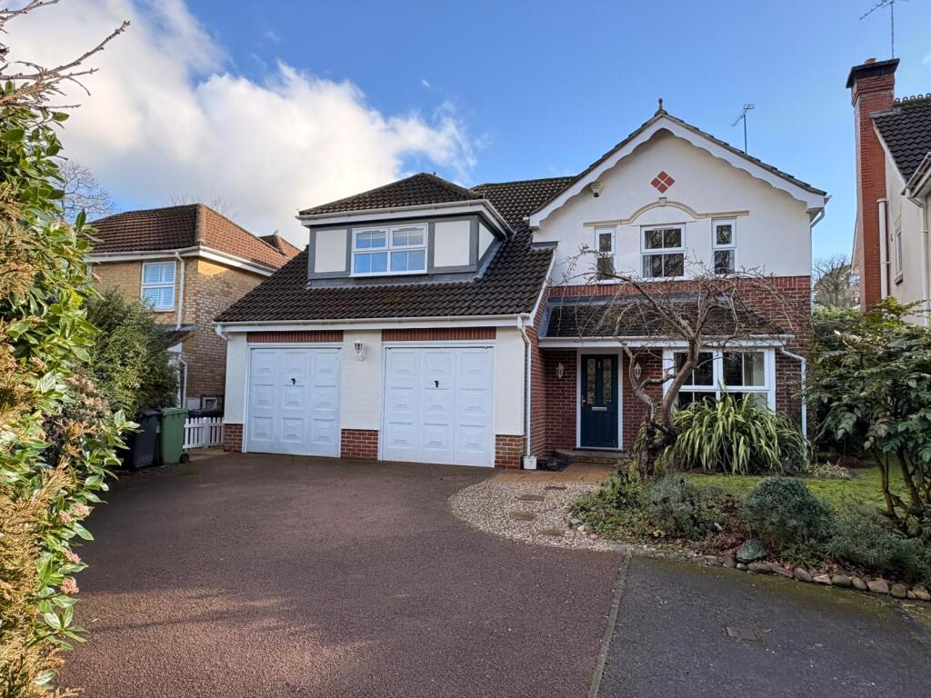 Main image of property: LANGDALE DRIVE, ASCOT, BERKSHIRE, SL5 8TQ