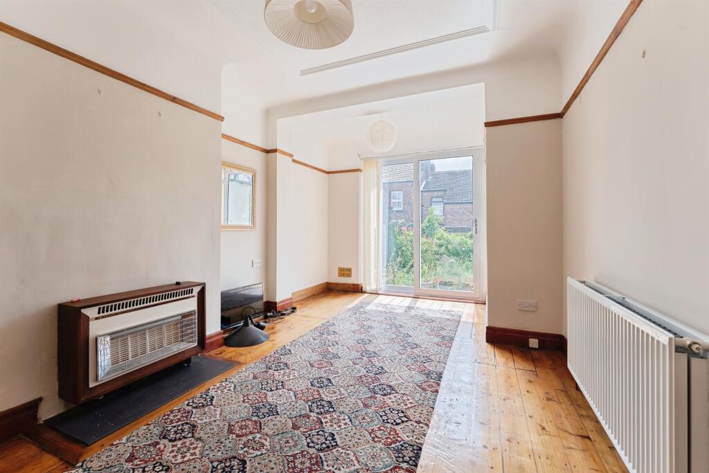 House in Wirral, Liverpool City Region - View 4