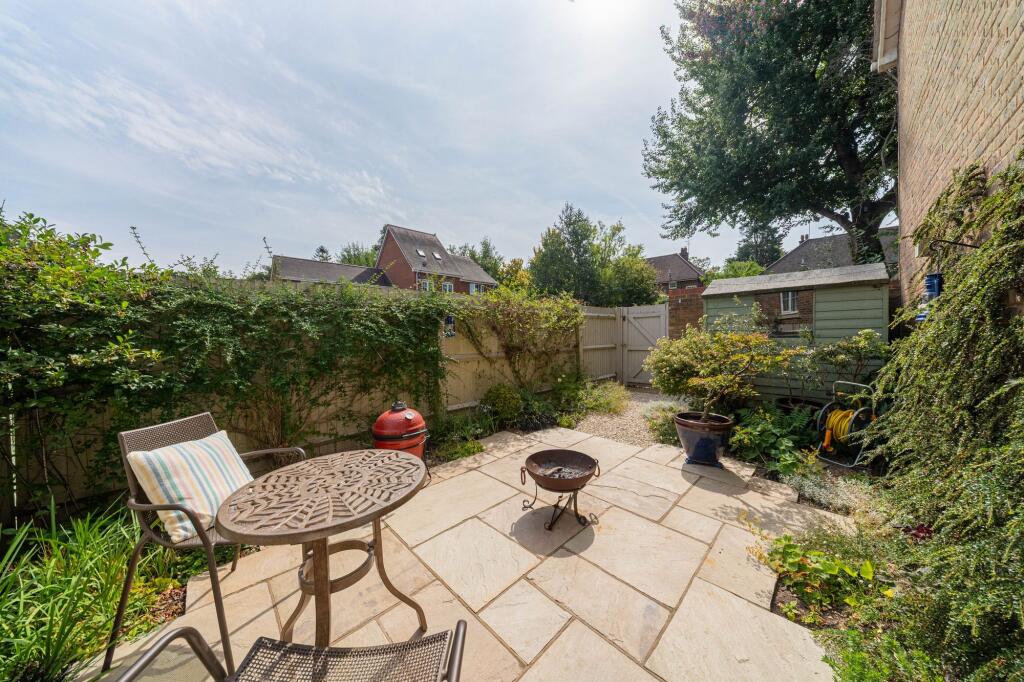 Apartment in Haywards Heath, Southdowns Park - View 2