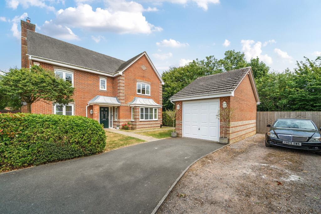 5-bed detached on Dorset Crescent, Basingstoke, RG22, £765,000