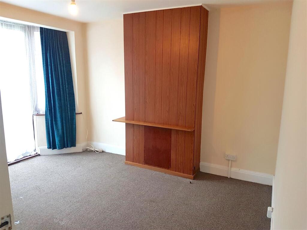 House in Southall - View 3