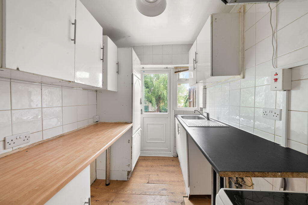 House in Southall - View 4