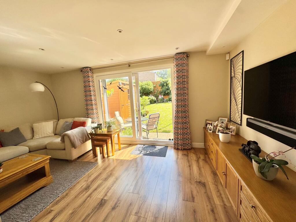 Barnwood Road, Guildford, GU2 photo 4