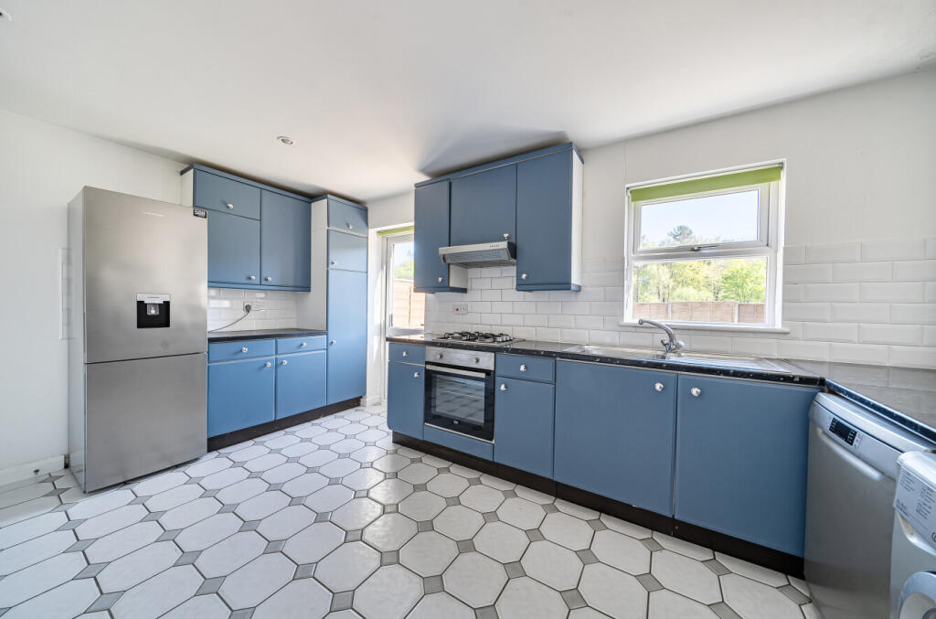 House in Winkfield, Bracknell Forest - View 3