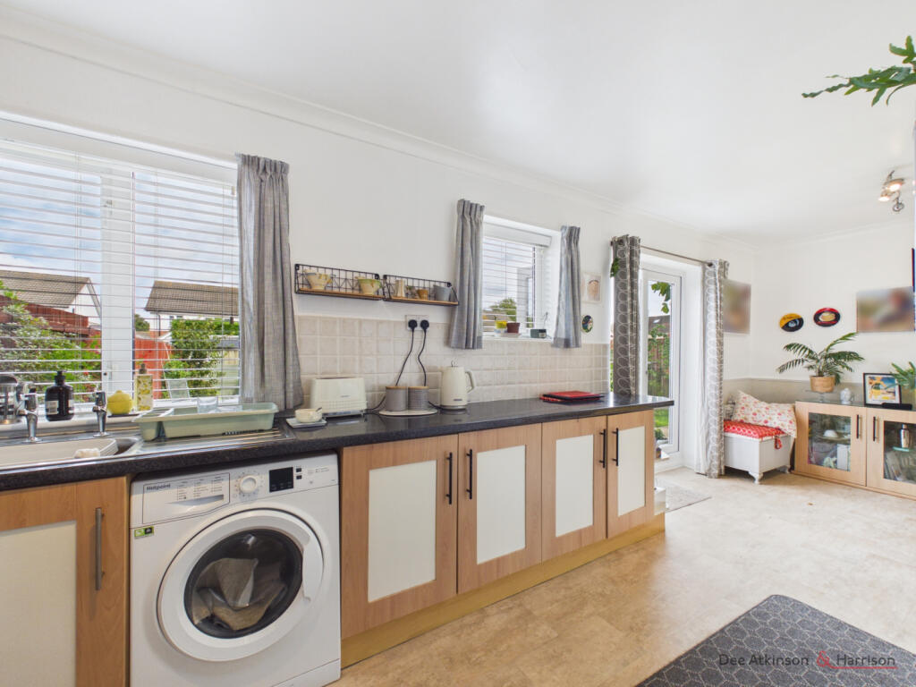 Carnaby Close, Leconfield, HU17 7LA photo 3