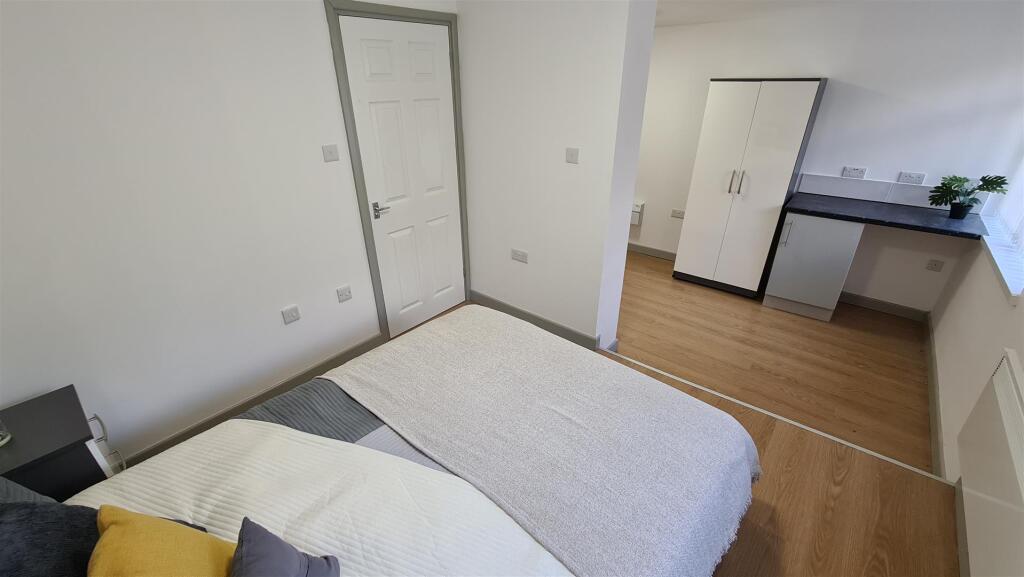House in Dudley - View 5