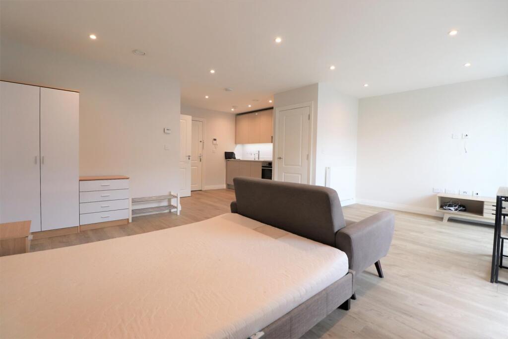 Apartment in London, Ickenham - View 5