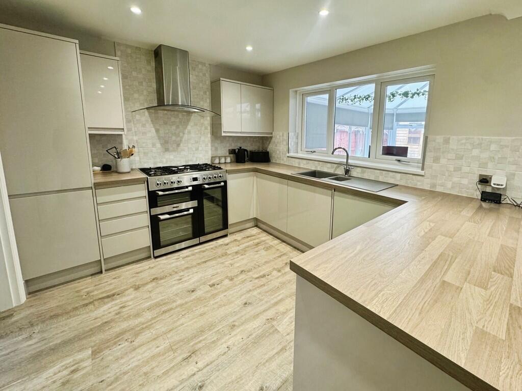 Stryd Hywel Harris, Ystrad Mynach photo 4
