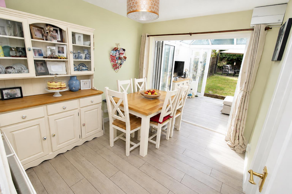 House in Purley on Thames, West Berkshire - More