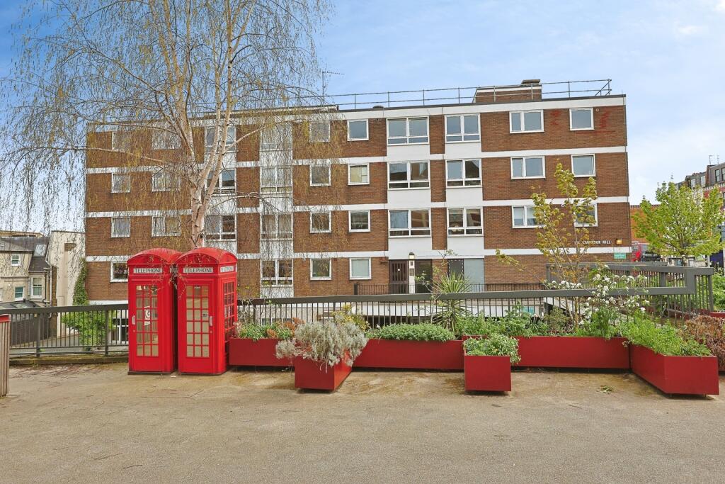 Main image of property: Lavender Hill, Battersea, London, SW11