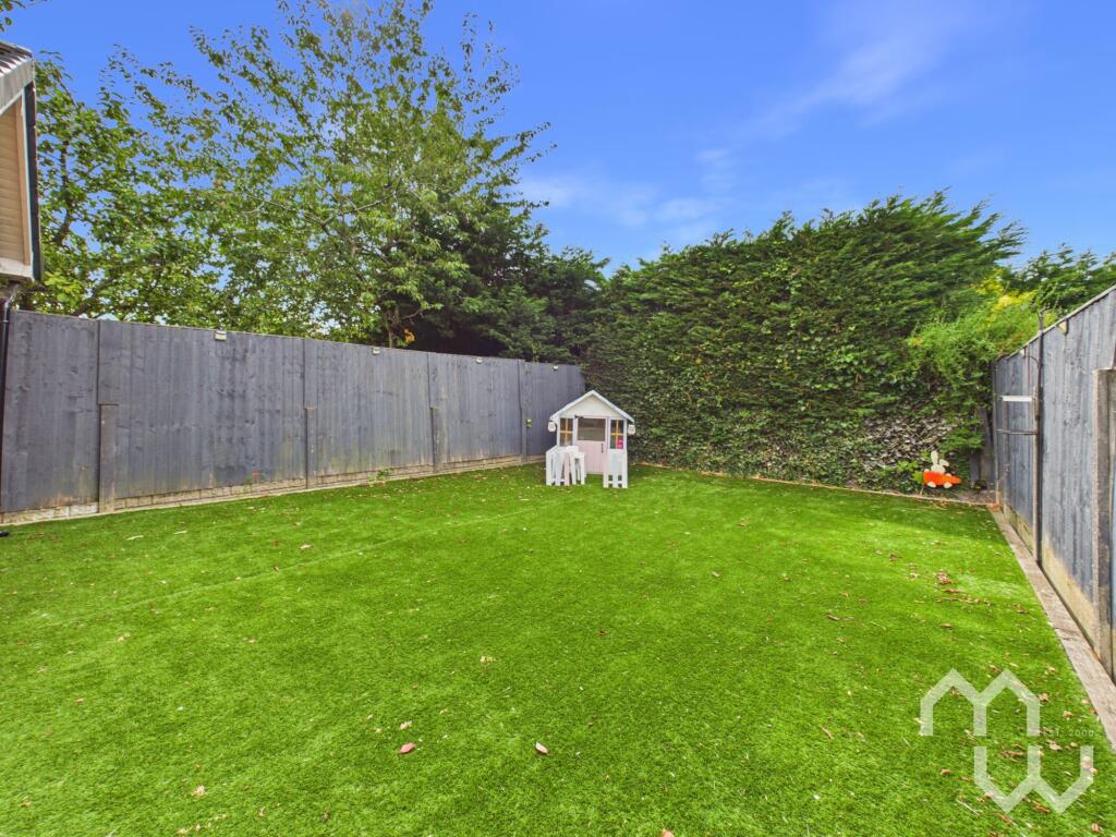 Glenluce Drive, Preston, PR1 photo 4