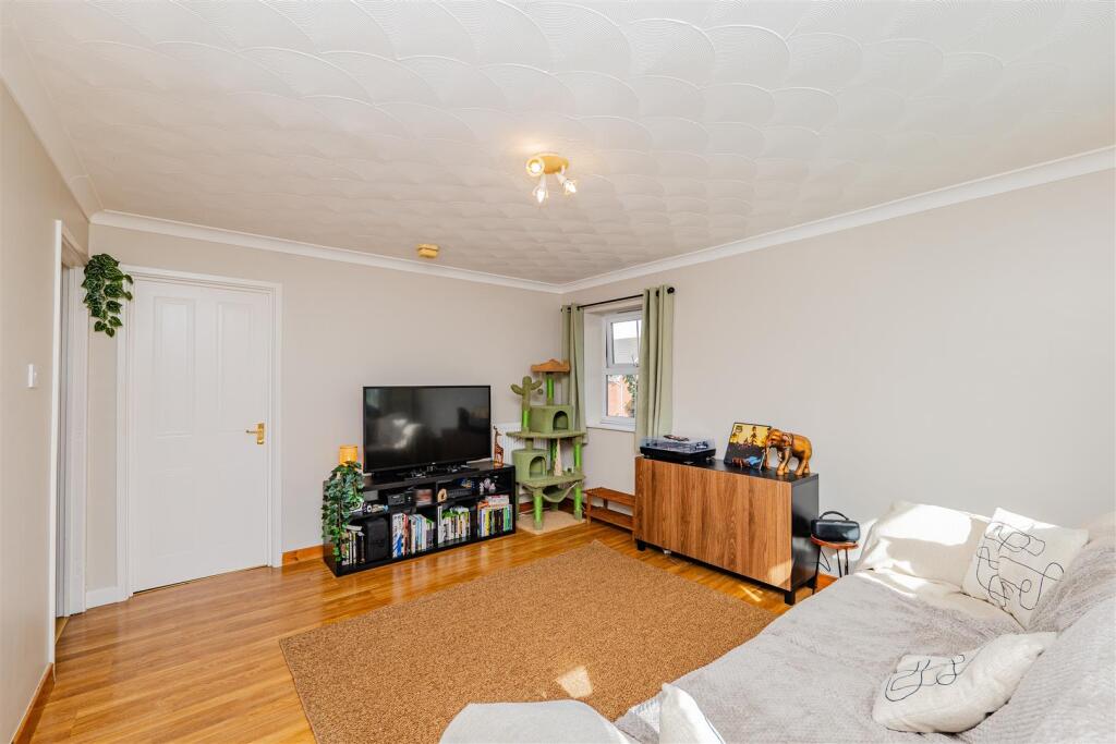 Apartment in Barry, Vale of Glamorgan - View 2