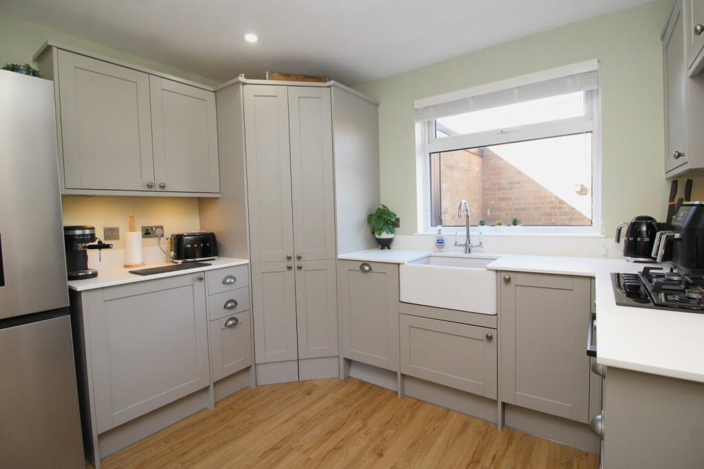 Snowdon Avenue, Oakham, LE15 6PL photo 3