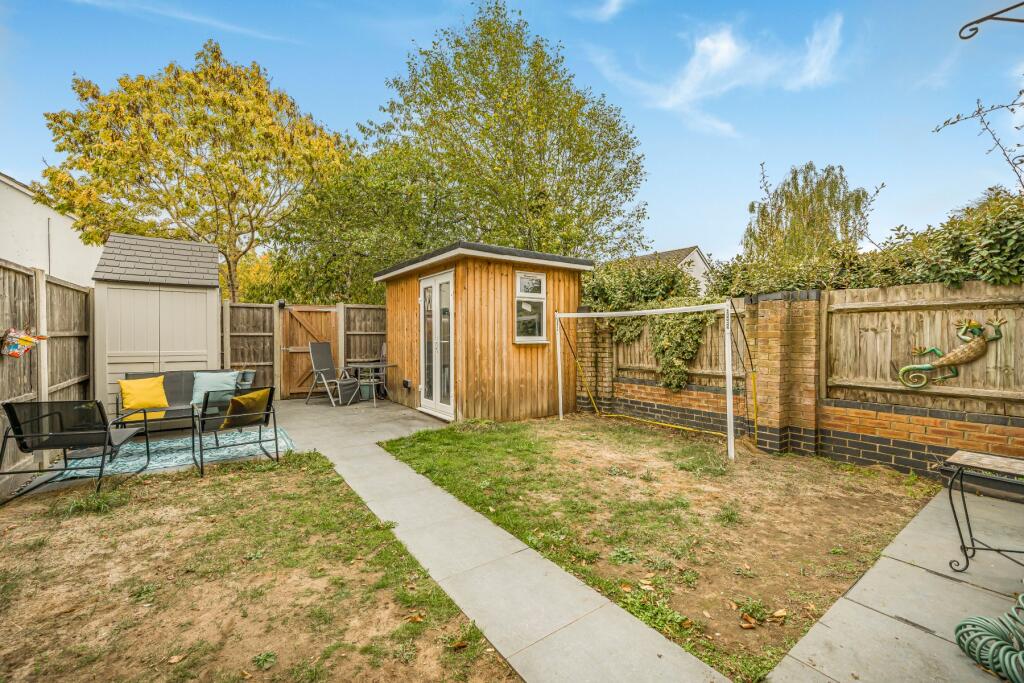 Eyston Drive, Weybridge, Surrey, KT13 photo 4