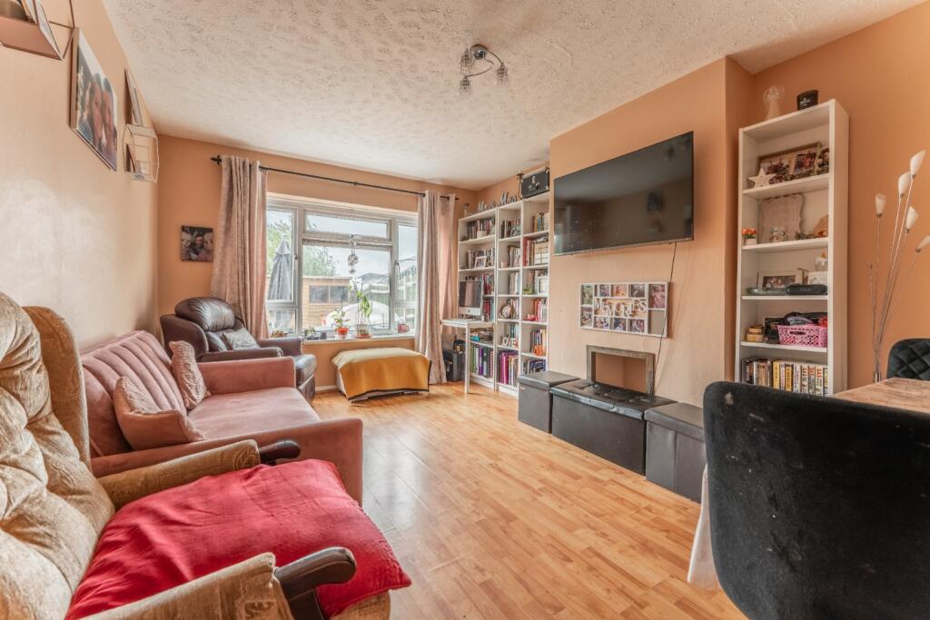 Green Vale, Bexleyheath, Kent, DA6 8JT photo 2