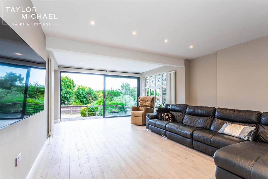 House in Hove, West Blatchington - View 5