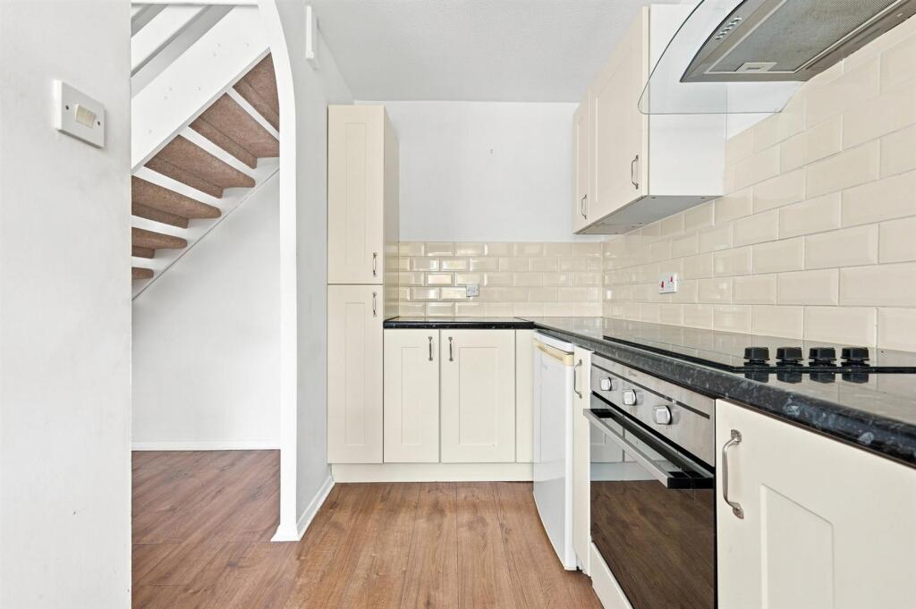 House in Basildon, Billericay - View 4