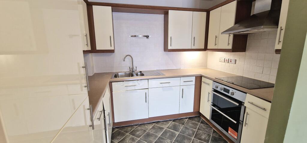 Apartment in Watford - View 4