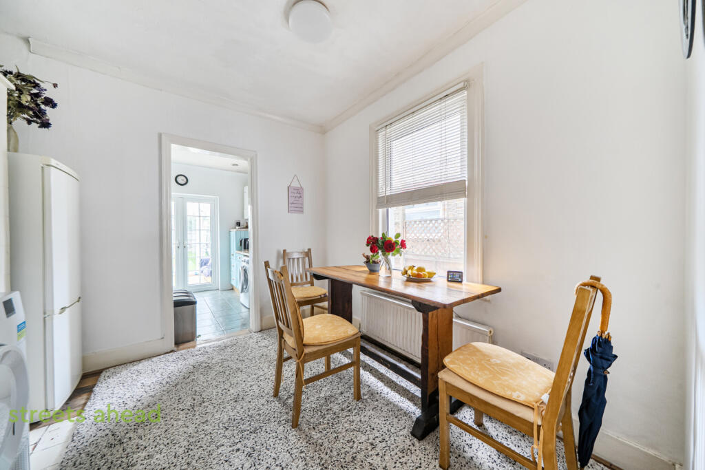 Blackhorse Lane, Addiscombe, CR0 photo 4