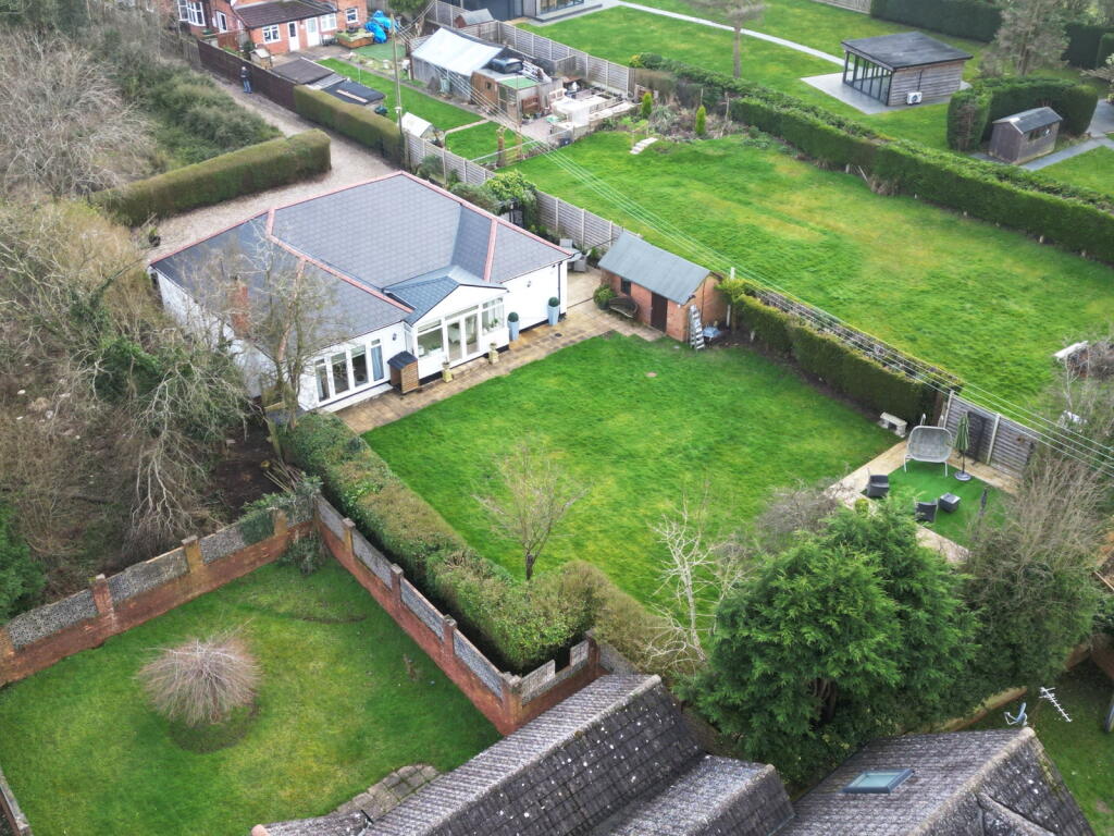 House in Bromsgrove, Wythall - View 2