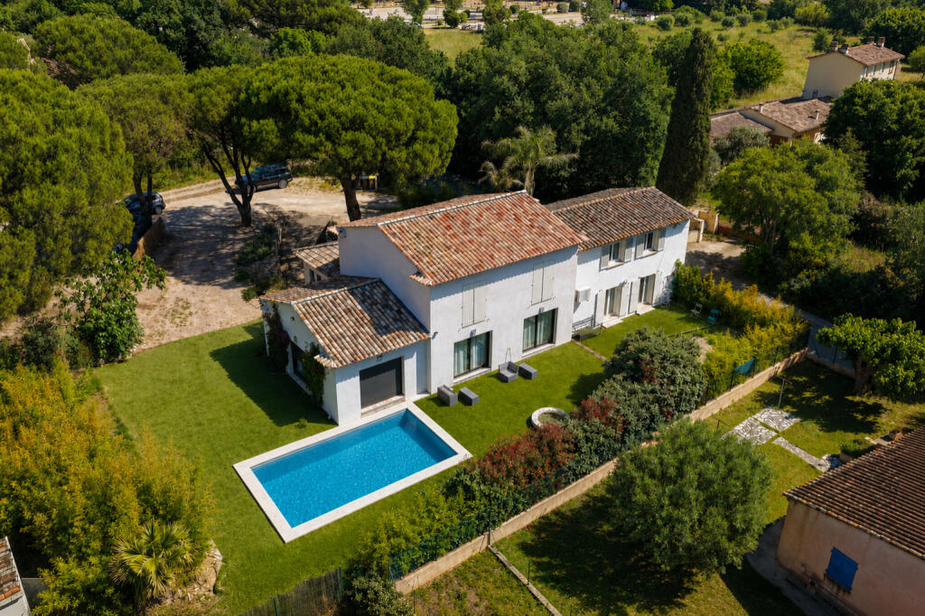 Main image of property: Provence-Alps-Cote d`Azur, Var, Grimaud