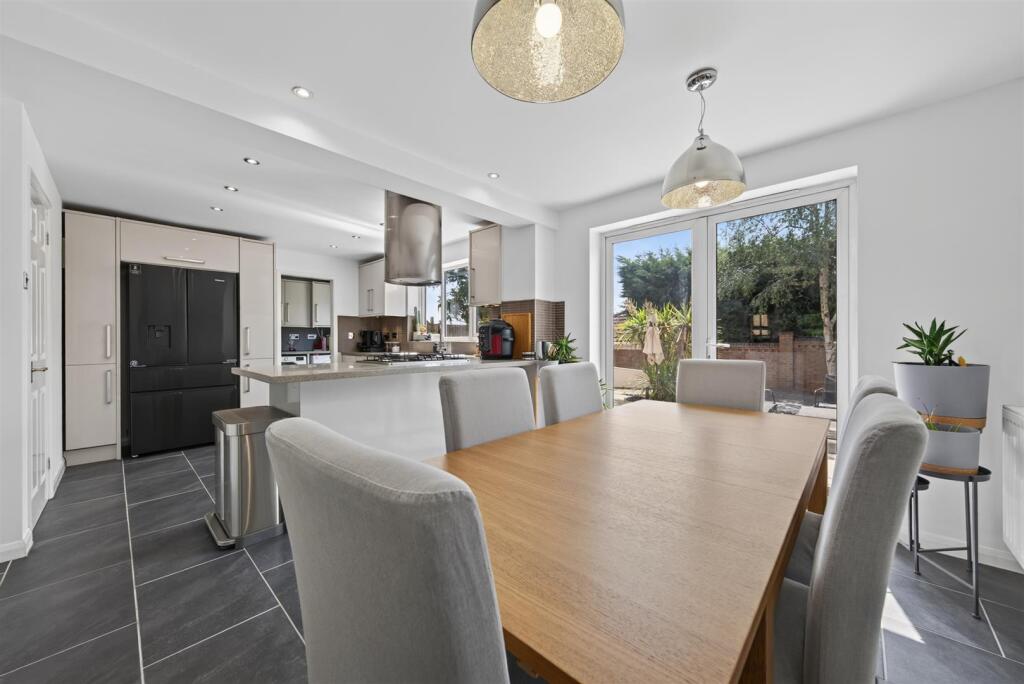 NN15 - Wilkie Close, Kettering - View 3