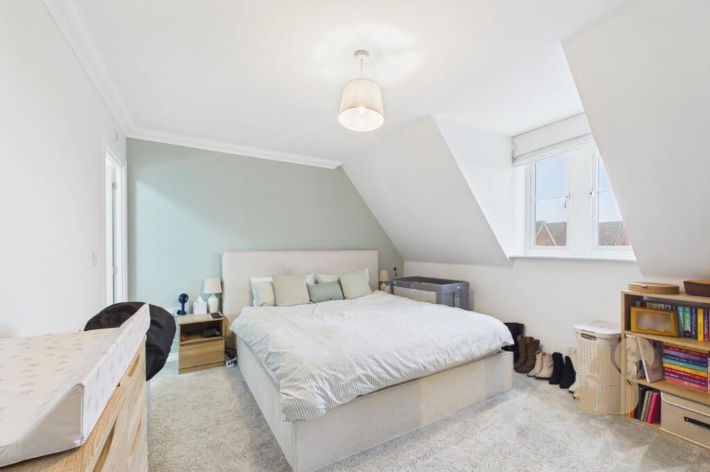 Robin Crescent, Stanway, CO3 photo 2