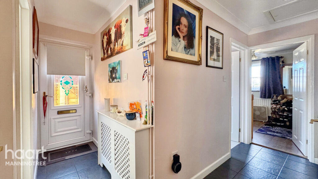 House in Manningtree, Lawford - View 3