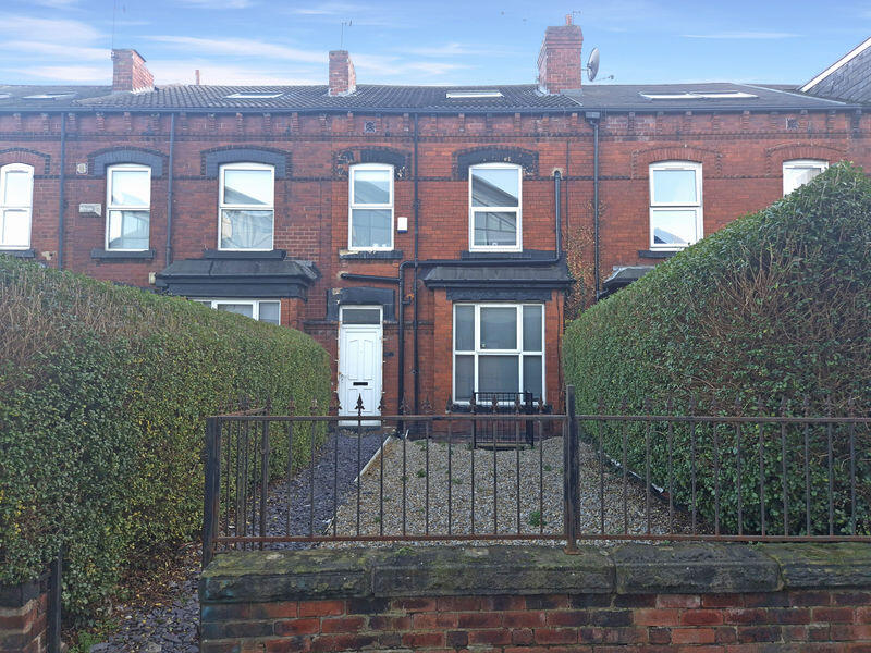 6-bed terraced on Archery Road, Leeds, £475,000