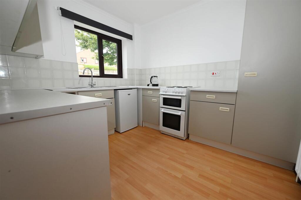 St Nicholas Close, Richmond photo 5