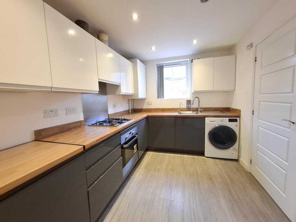 Main image of property: Skipper Close, HEMEL HEMPSTEAD