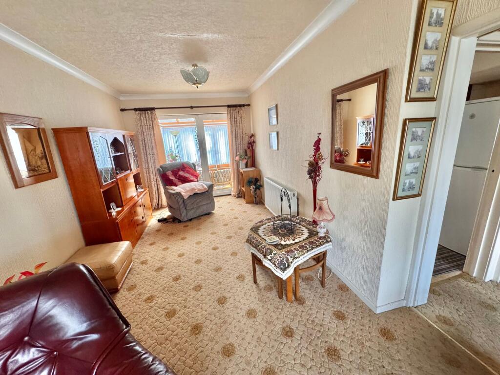 Fir Tree Avenue, Coventry, CV4 - View 5