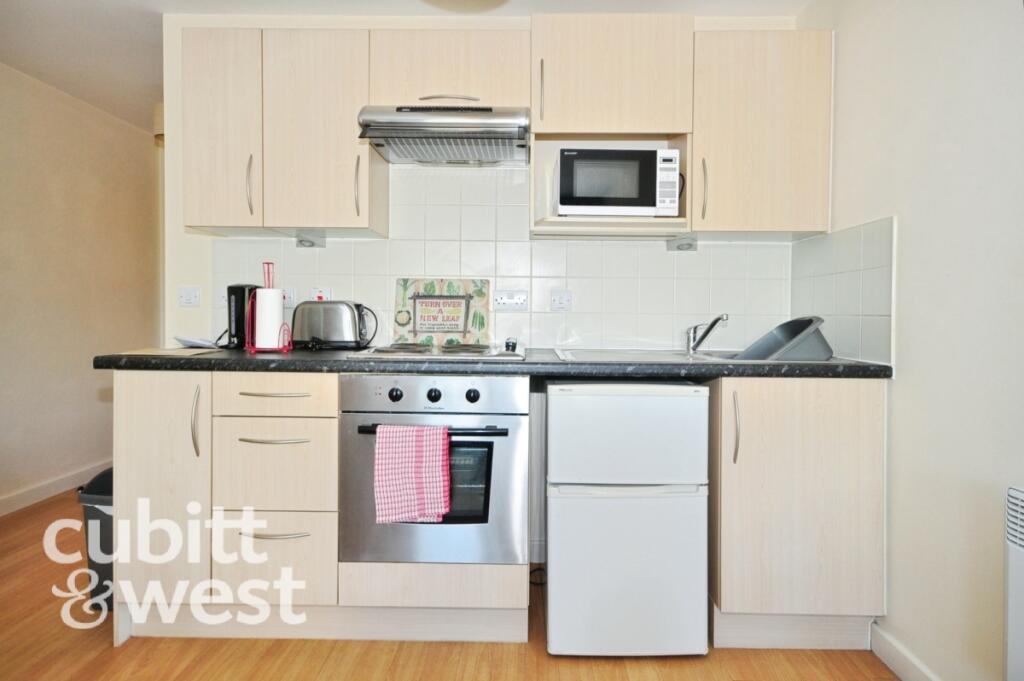 Apartment in Portsmouth - View 4