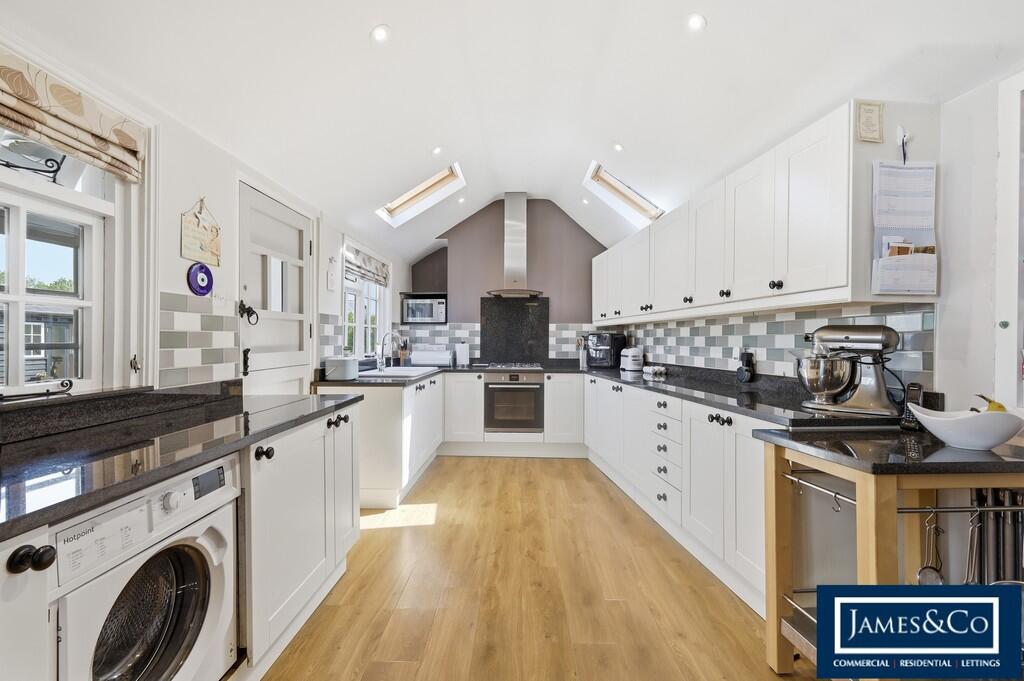 House in Uttlesford, Church End, Great Dunmow - View 3