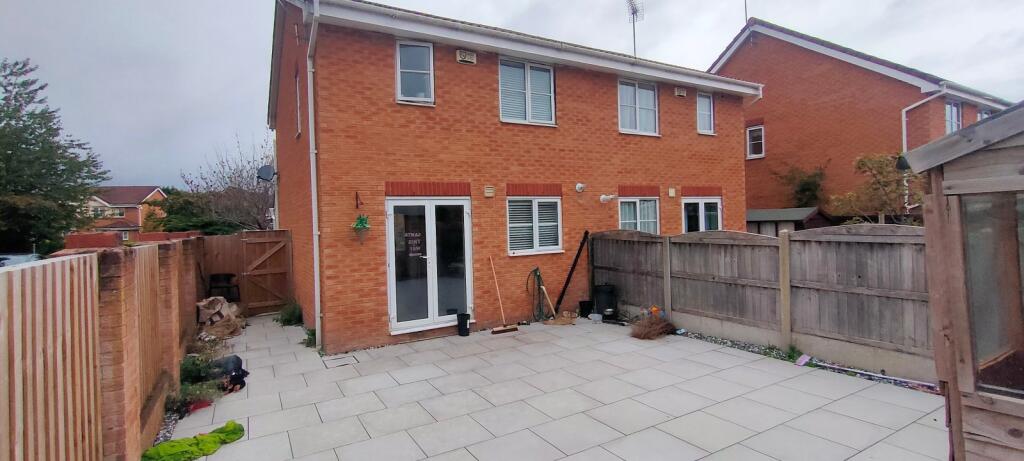 House in Wrexham, King's Mills, Caia Park - View 4