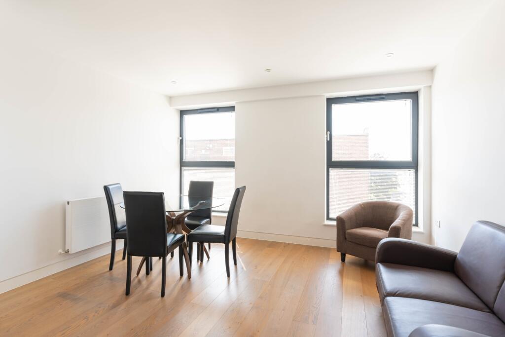 Main image of property: London Road, Headington, OX3