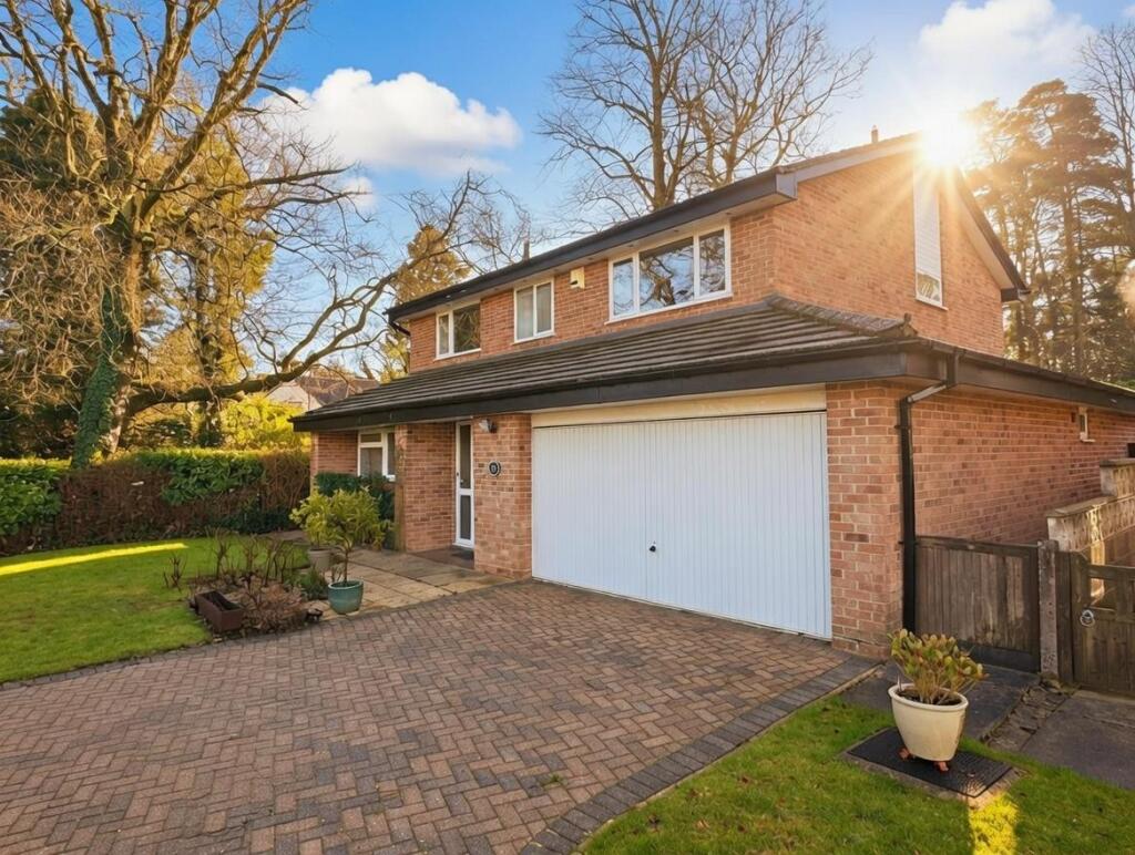 4-bed detached on Kingsland Grange, Newbury, £700,000