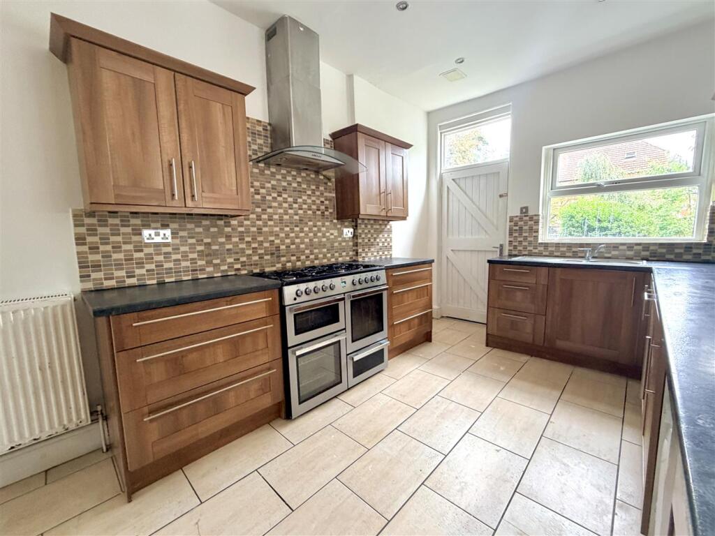 House in Trafford, Broadheath - View 3