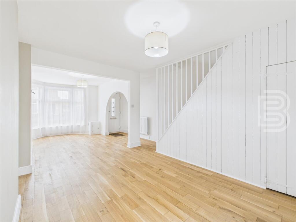House in Rugby, Warwickshire - View 5